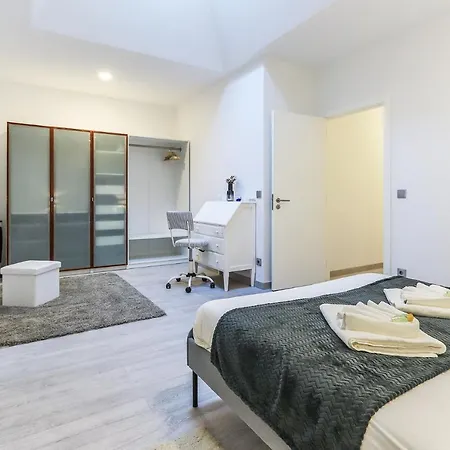 Апартаменты Portucale ! Moscavide Family *